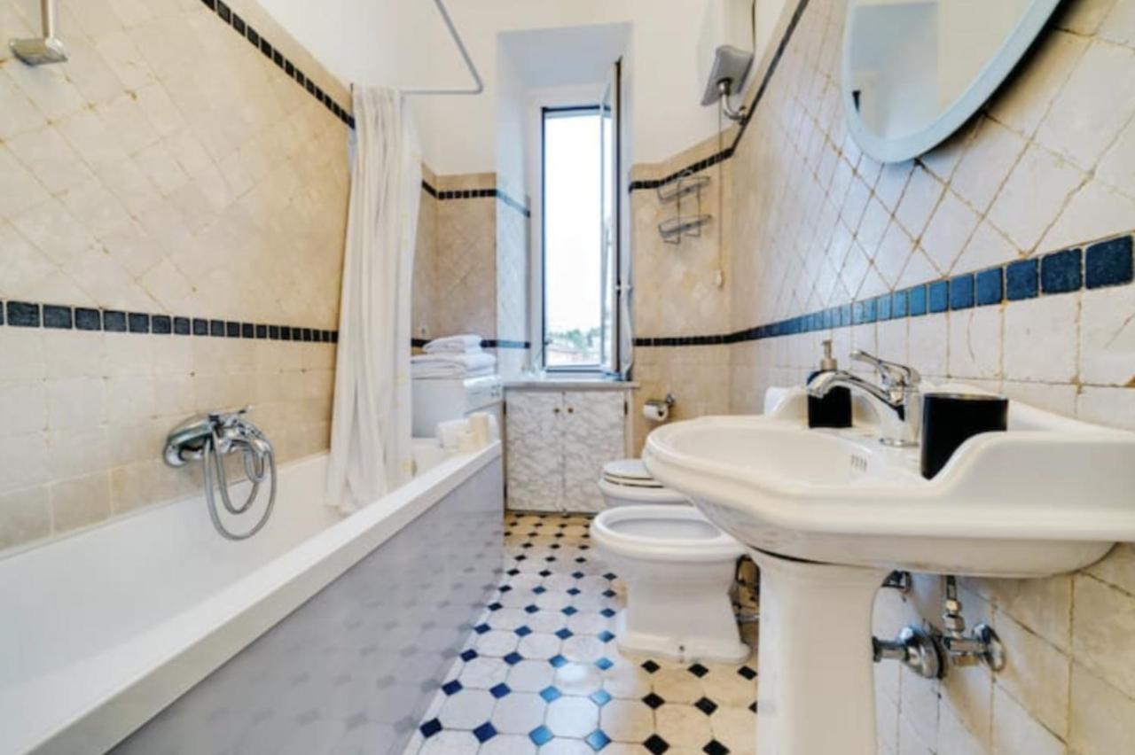 Sunny Flat In Elegant Building Close To Colosseum 로마 외부 사진