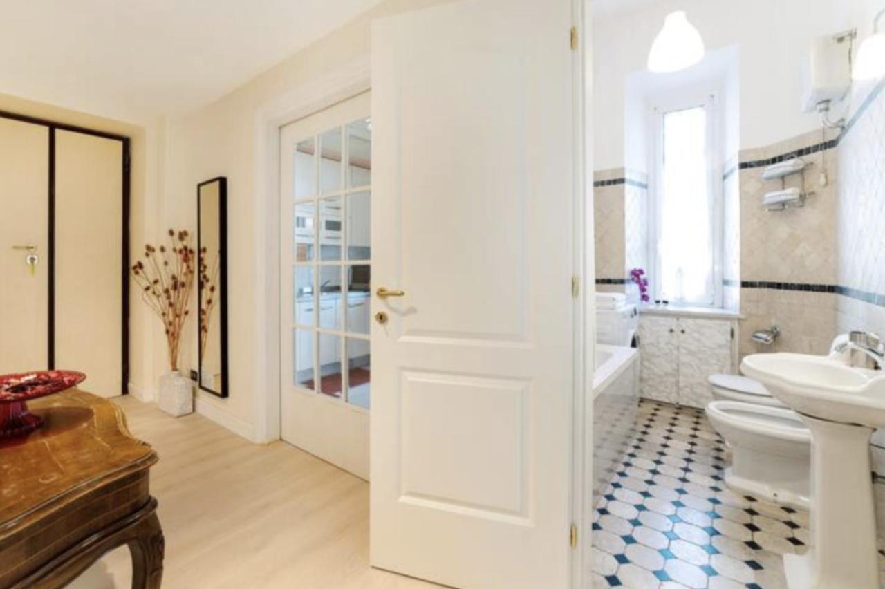 Sunny Flat In Elegant Building Close To Colosseum 로마 외부 사진